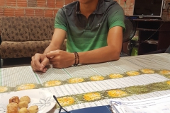 2019-05-01-overleg-met-Raylton-studietoelage-en-vrijwilliger-gitaarles